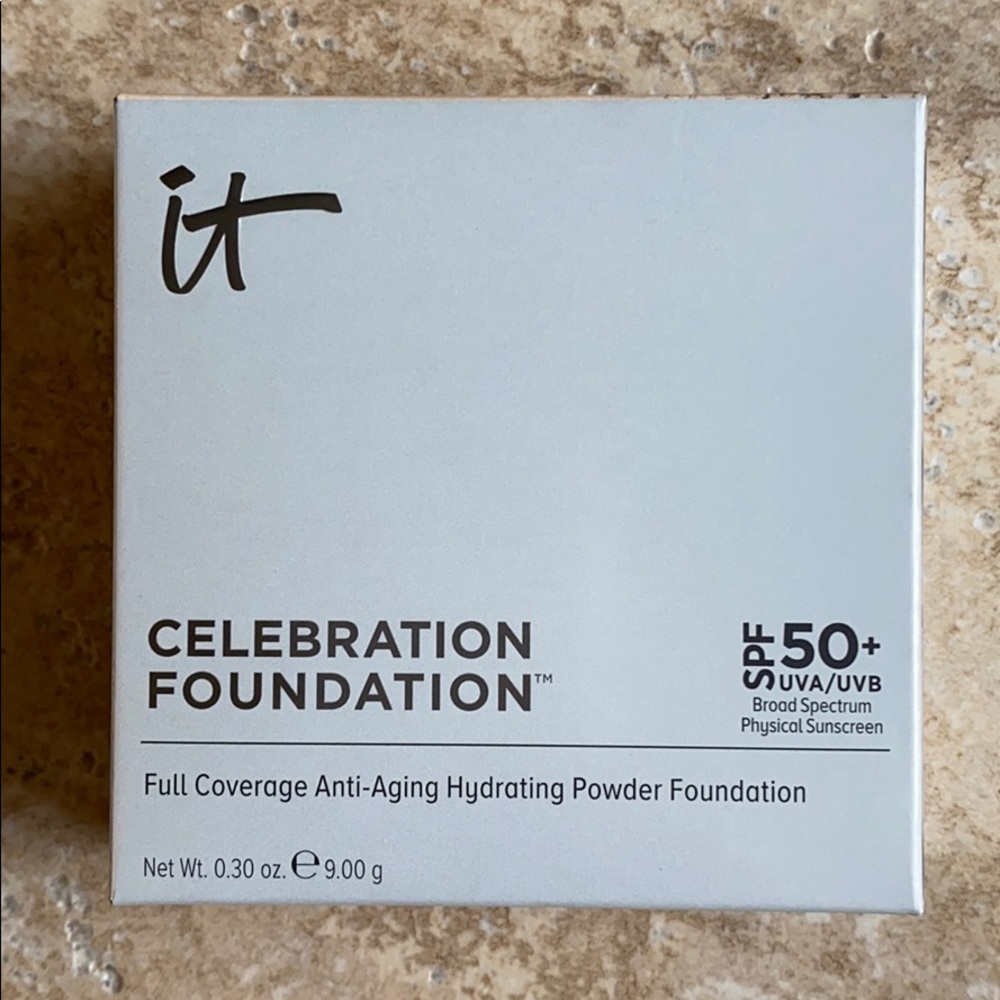 it costmectic Celebration Foundation - shade/light